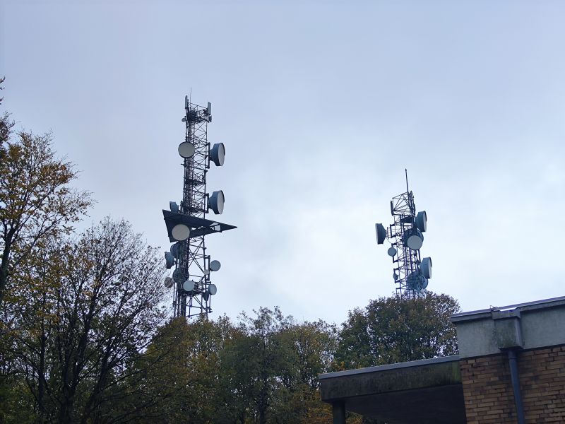 Datei:Hoherodskopf Stahlgittermasten1 20231026 151247.jpg